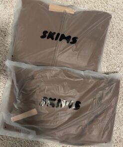 skims workout clothes​