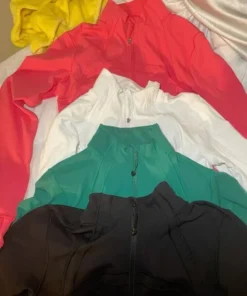 lululemon clothing​