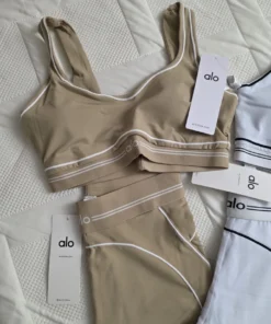 alo yoga clothes europe