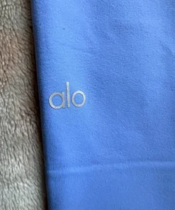 alo yoga clothes​