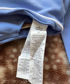 alo yoga clothes​