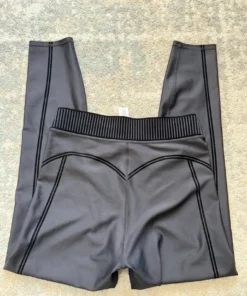 alo yoga clothes near me